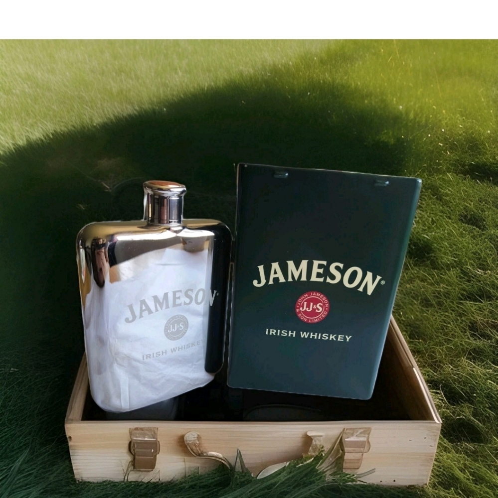 Jameson Irish Whisky 5.5oz Stainless Steel Hip Flask With Tin Carrying Case